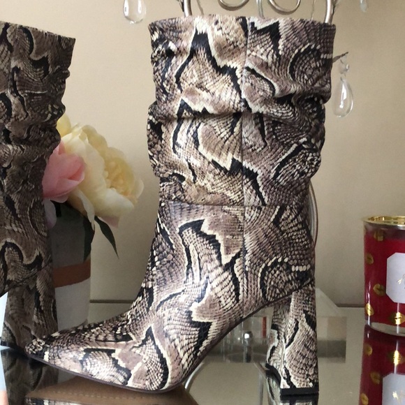 Vince Camuto Ambie Multi Snake Pointed Toe Mid Shaft Slouch Block Heel Booties - Picture 2 of 15
